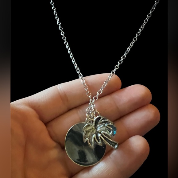 Beach Please Necklace - Picture 3 of 5